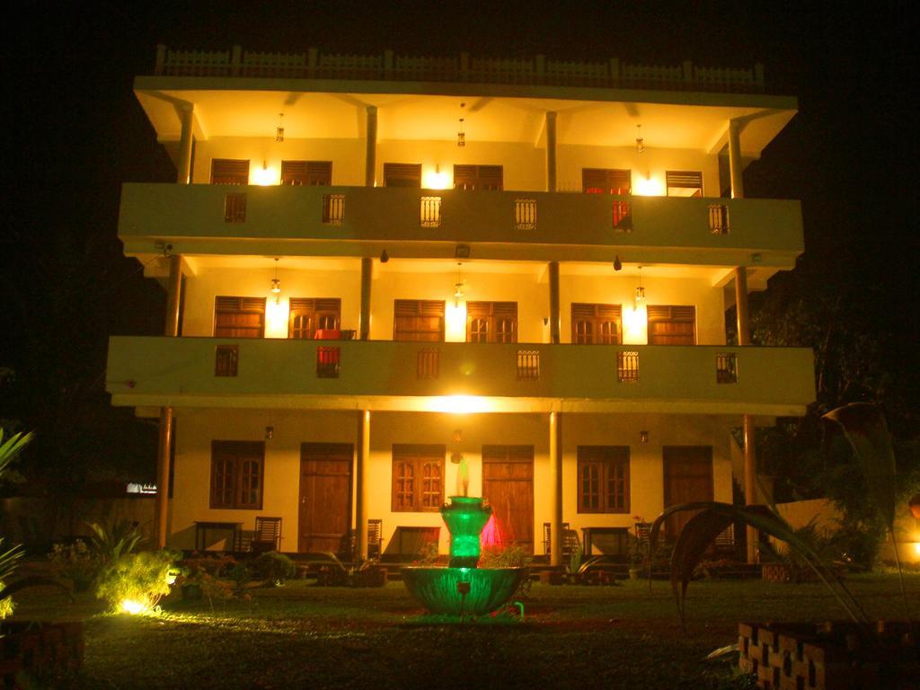 A One Calm Palace 3* Mirissa