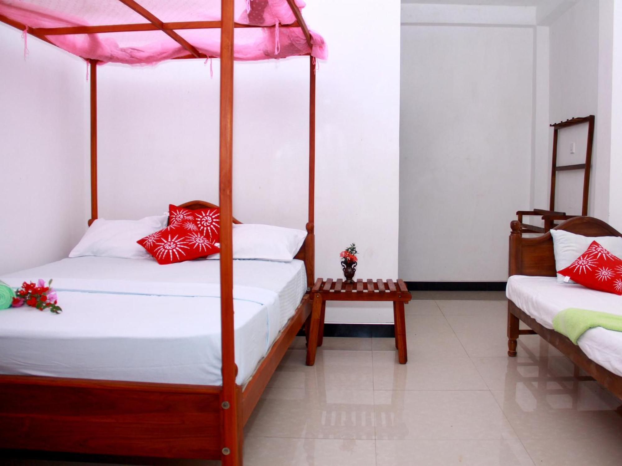 Hotel A One Calm Palace Mirissa