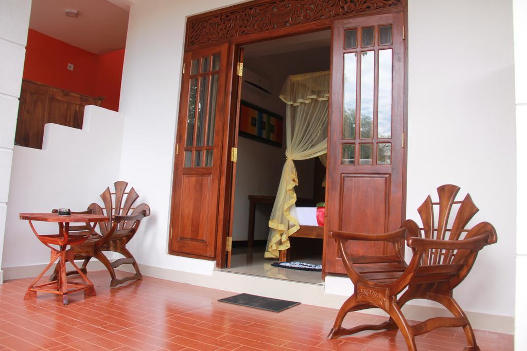 A One Calm Palace Hotel