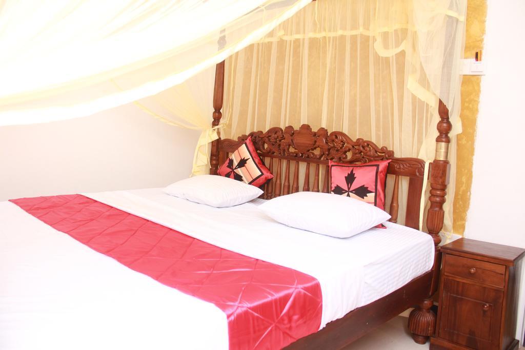 Hotel A One Calm Palace Mirissa
