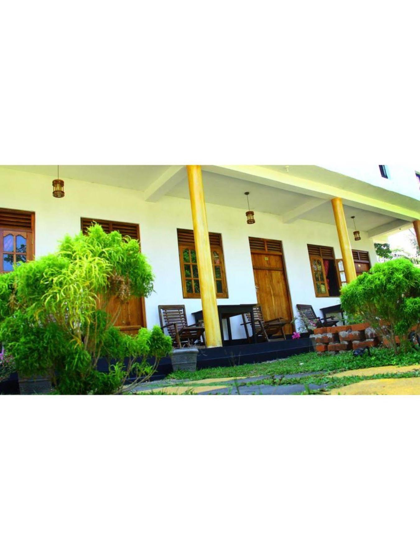A One Calm Palace Hotel